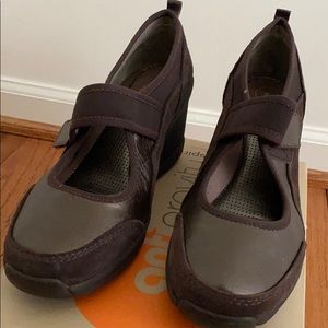 Easy Spirit Zizzat Antigravity Slip On Wedge Shoes